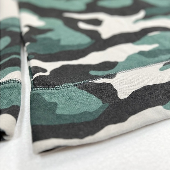 HOLLISTER Southern California Pacific Merchants Camo Pullover Sweatshirt Size XS - Picture 5 of 11